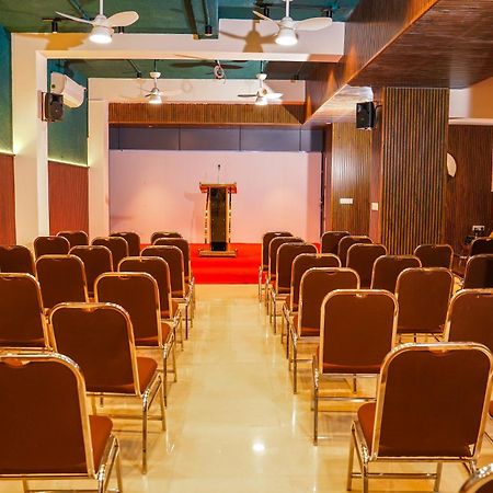 Palcastle Regency Hotel Palakkad Exterior photo